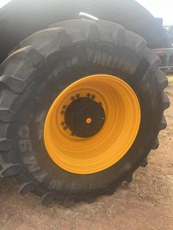 2019 JCB 8330 Fastrac Tractor