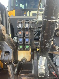 2019 JCB 8330 Fastrac Tractor