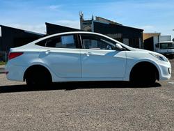 2015 Hyundai Accent Active