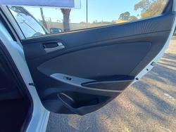 2015 Hyundai Accent Active