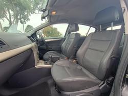 2008 Holden Astra CDX AH MY08 Black Sapphire