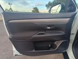 2015 Mitsubishi Outlander LS