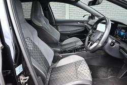 2022 Volkswagen Golf 110TSI R-Line