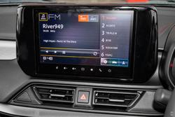 2025 Suzuki Swift Hybrid GLX UZ Pure White