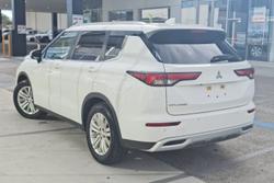 2024 Mitsubishi Outlander LS