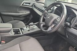 2024 Mitsubishi Outlander LS