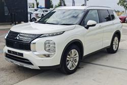 2024 Mitsubishi Outlander LS