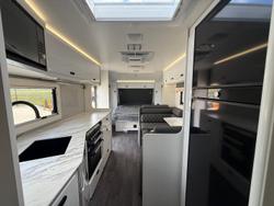 2025 JB Caravans Scorpion Sting 22' Fd Large Ensuite Cafe