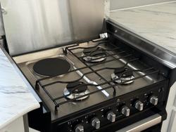 2025 JB Caravans Scorpion Sting 22' Fd Large Ensuite Cafe