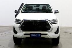 2022 Toyota Hilux SR5