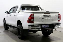 2022 Toyota Hilux SR5
