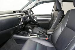 2022 Toyota Hilux SR5