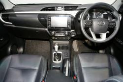 2022 Toyota Hilux SR5