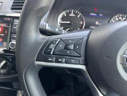 2021 Nissan Navara SL