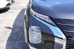 2024 Mitsubishi Outlander ES