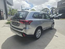 2021 Mitsubishi Outlander ES