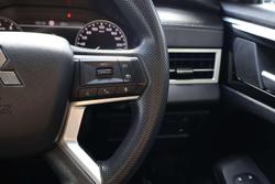 2024 Mitsubishi Outlander ES