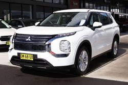 2024 Mitsubishi Outlander ES