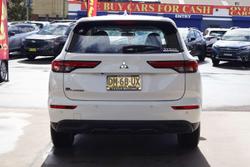 2024 Mitsubishi Outlander ES