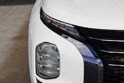 2024 Mitsubishi Outlander ES