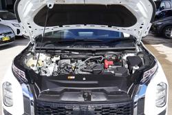 2024 Mitsubishi Outlander ES