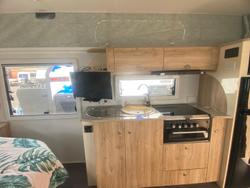 2022 Avan Aspire 555 Poptop