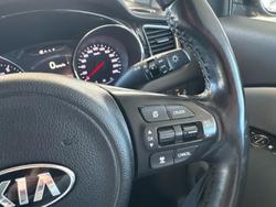 2017 Kia Carnival Platinum