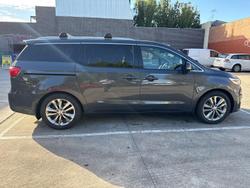 2017 Kia Carnival Platinum