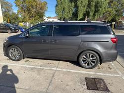 2017 Kia Carnival Platinum