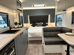 2025 New Age Caravans 20' Manta Ray Mr20er My26
