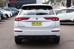 2024 Mitsubishi Outlander ES