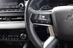 2024 Mitsubishi Outlander ES