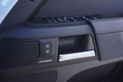 2026 Land Rover Defender 110 D350 X-Dynamic SE