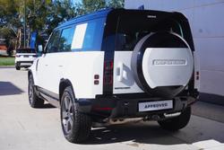 2026 Land Rover Defender 110 D350 X-Dynamic SE