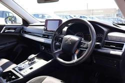 2024 Mitsubishi Outlander ES