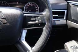 2024 Mitsubishi Outlander ES