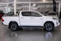 2020 Toyota Hilux SR5