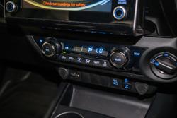 2020 Toyota Hilux SR5