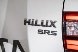2020 Toyota Hilux SR5