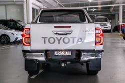 2020 Toyota Hilux SR5