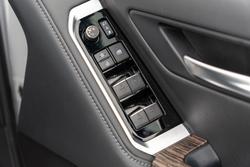 2025 Toyota Landcruiser VX