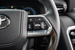 2025 Toyota Landcruiser VX