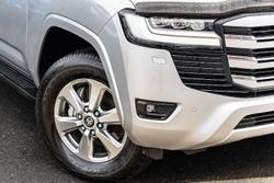 2025 Toyota Landcruiser VX