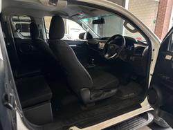 2018 Toyota Hilux SR5 GUN126R 4X4 Dual Range Glacier White