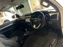 2018 Toyota Hilux SR5 GUN126R 4X4 Dual Range Glacier White