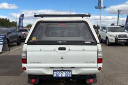 2005 Mitsubishi Triton GLX-R