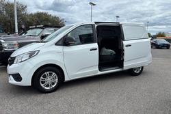 2022 LDV G10 +