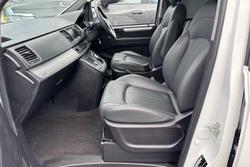 2022 LDV G10 +