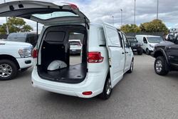 2022 LDV G10 +