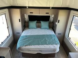 2023 Jayco Journey 17.55-8